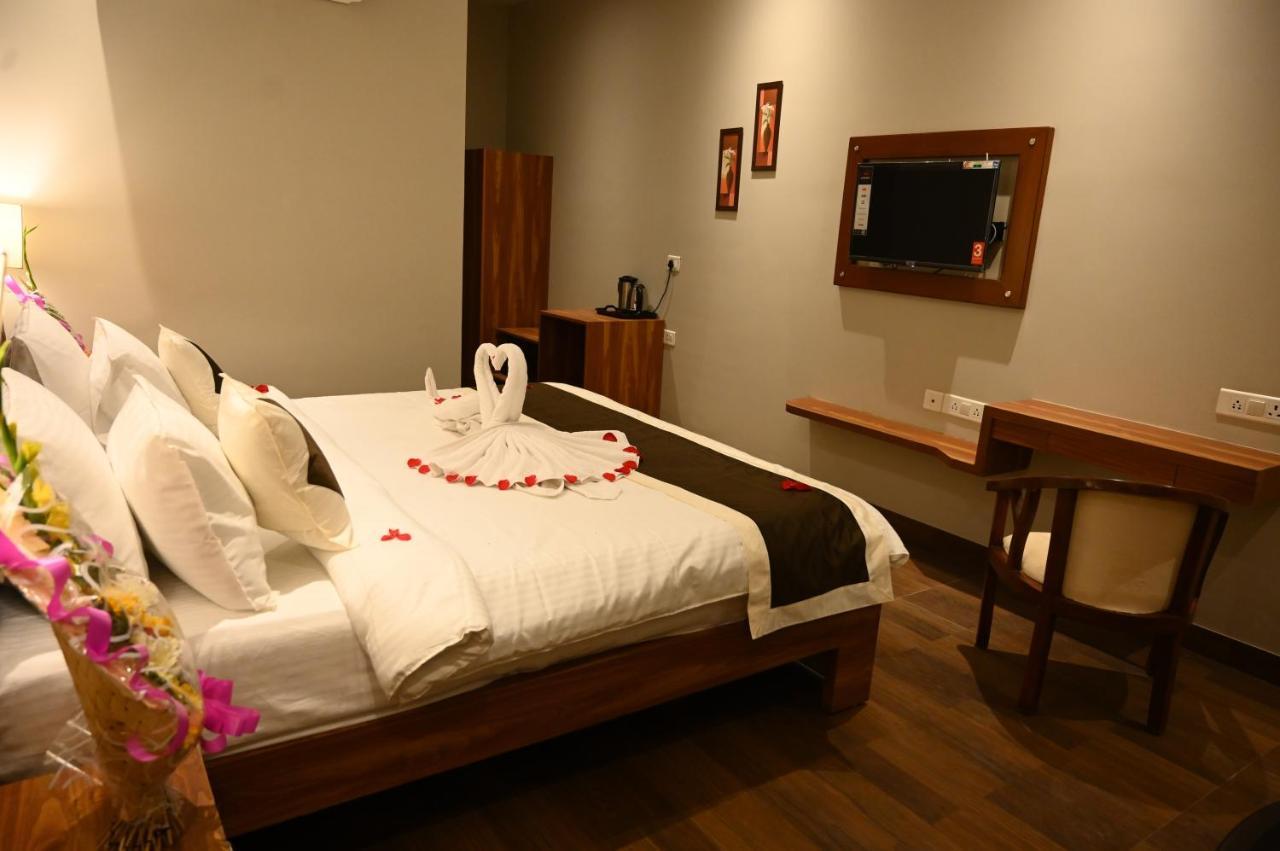 Neel Clarks Inn Express Agra  Exteriér fotografie