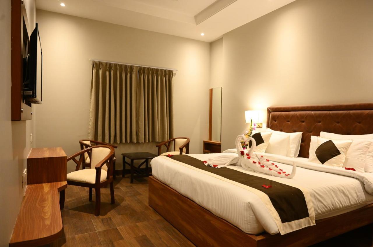 Neel Clarks Inn Express Agra  Exteriér fotografie