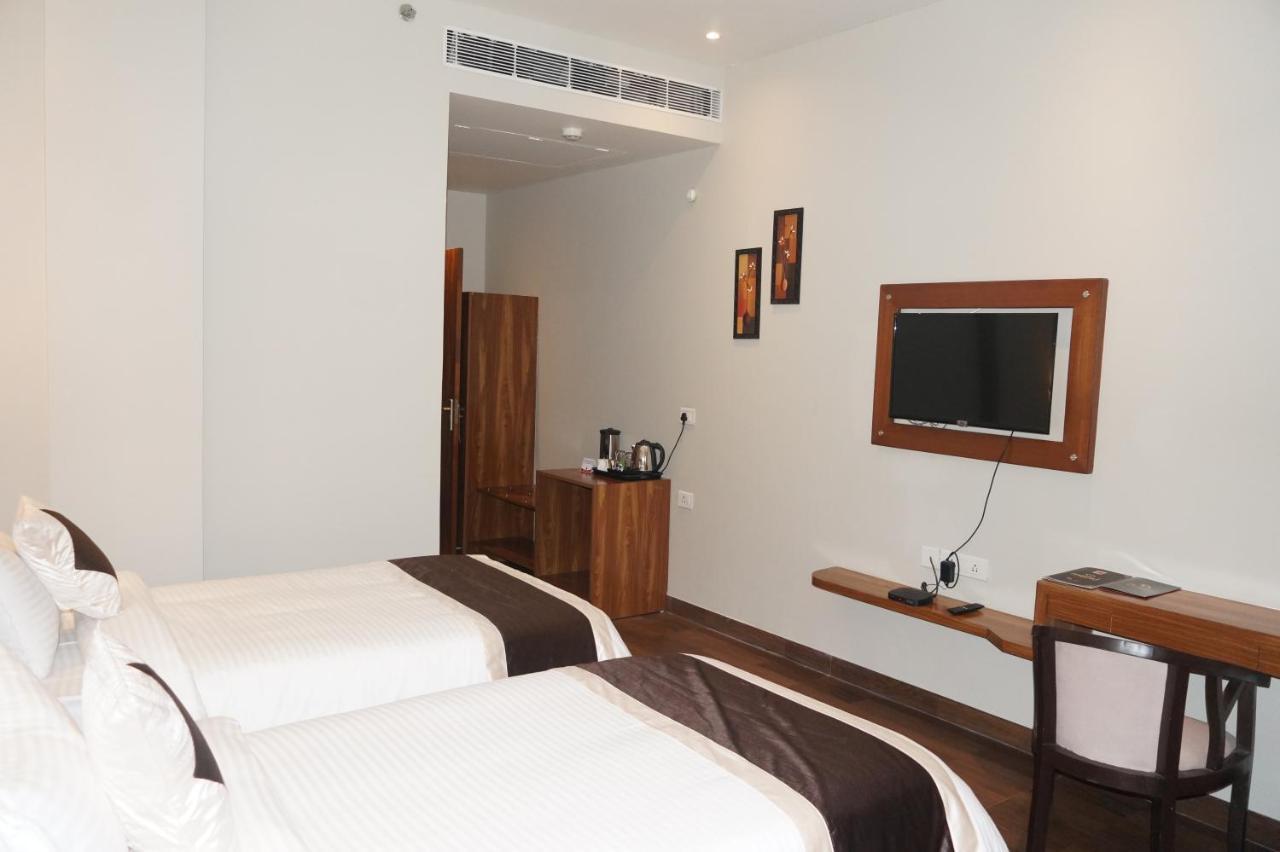 Neel Clarks Inn Express Agra  Exteriér fotografie