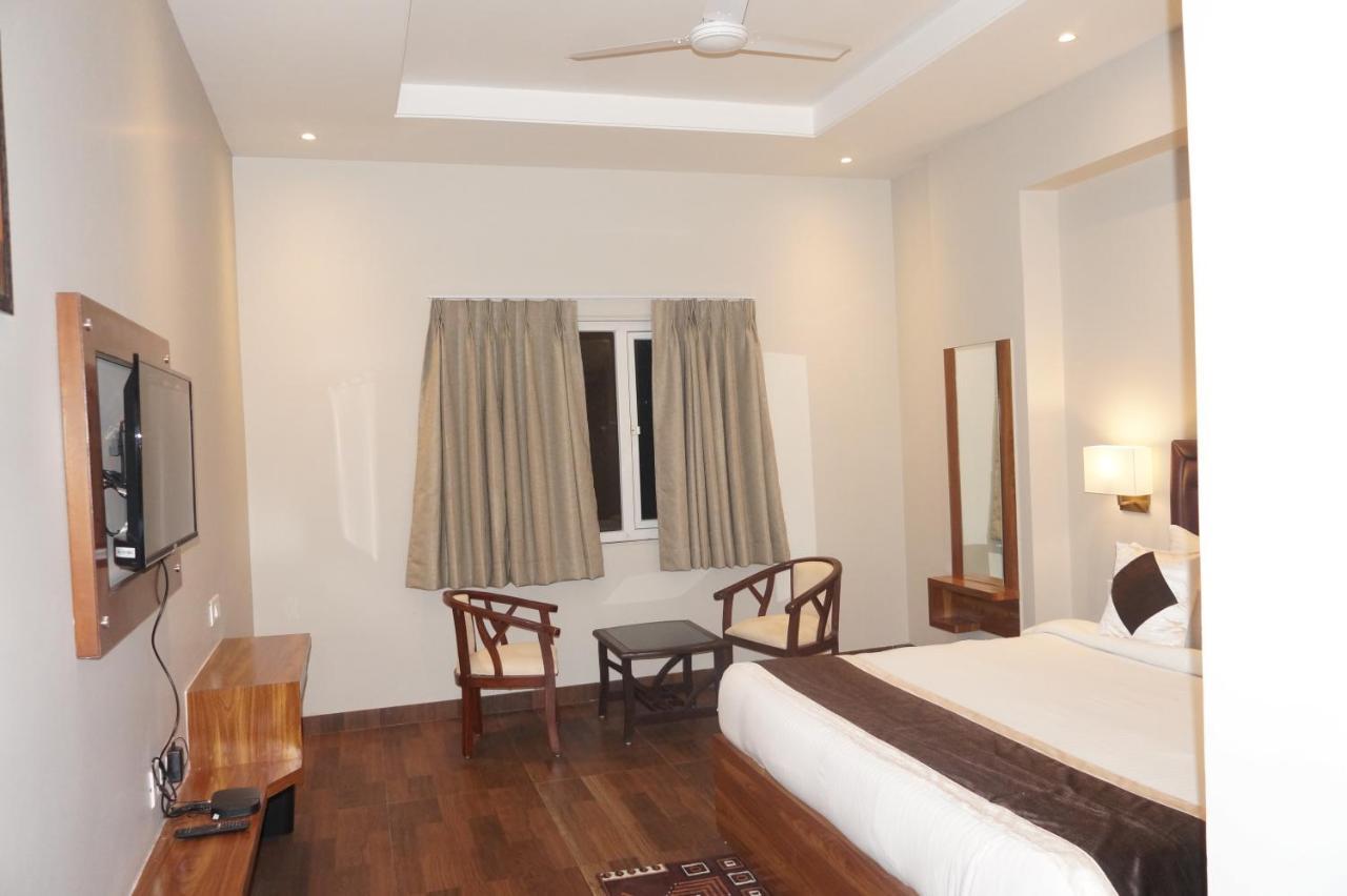 Neel Clarks Inn Express Agra  Exteriér fotografie